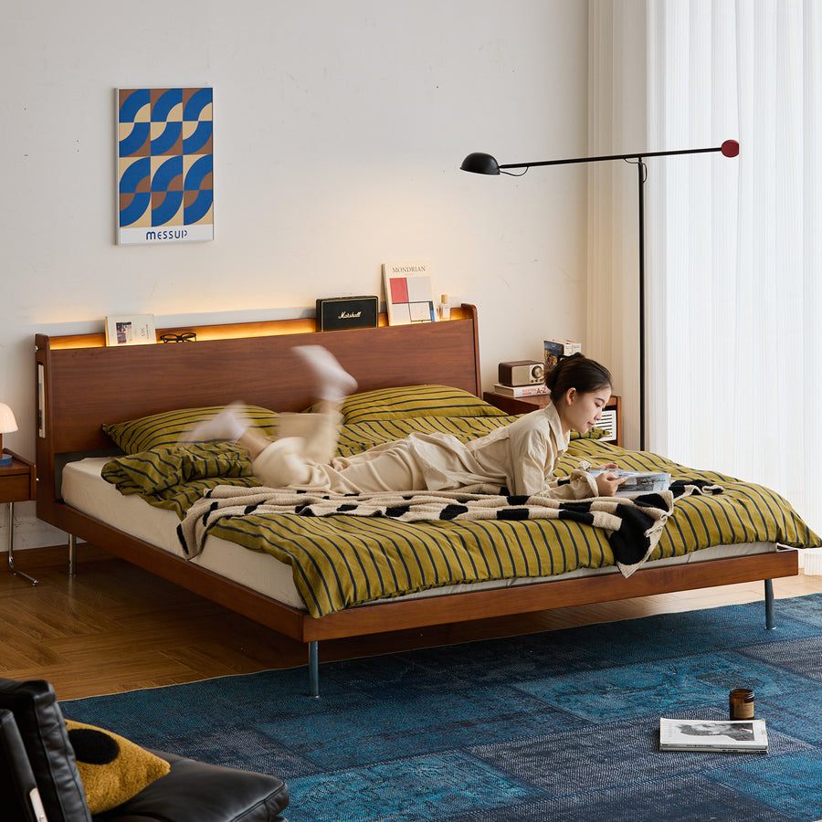 Vintage boxwood bed aurora primary product view.